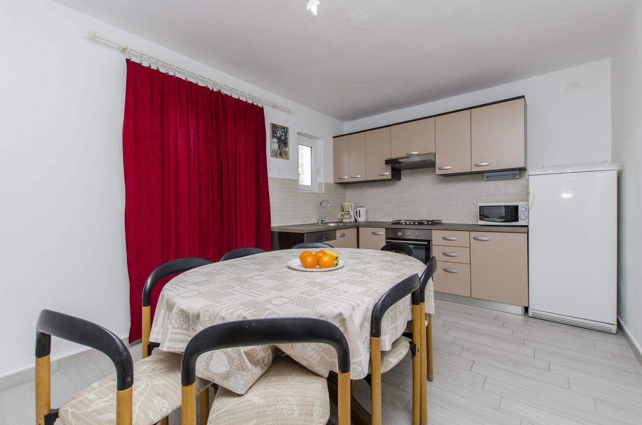 Jelena Apartment Primosten